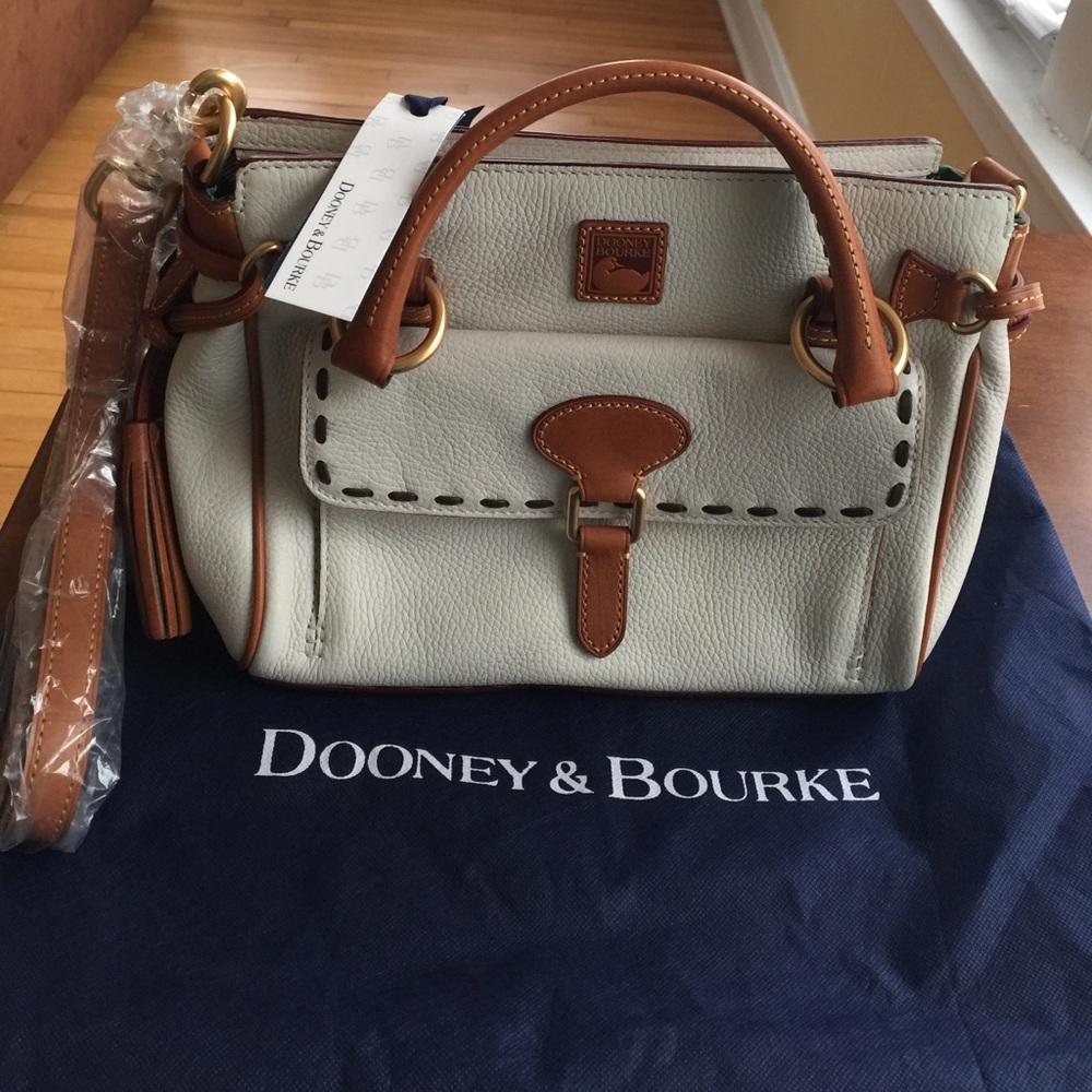 NWT Dooney & Bourke Florentine Med Pocket Satchel